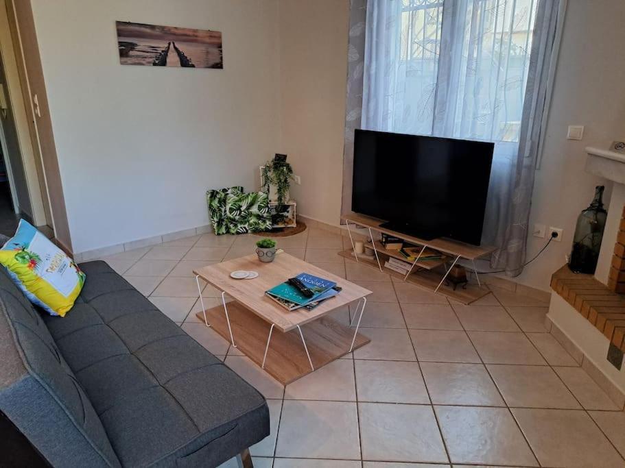 Hestia Airport House - Artemis Apartman Kültér fotó